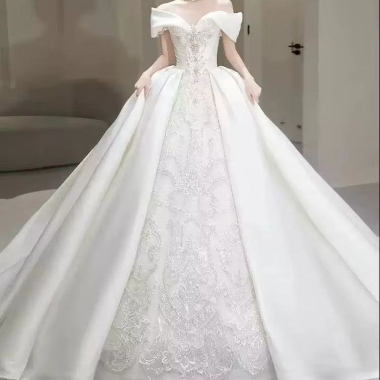Embroidery Skirt - Vestidos de Noiva Chiques com Decote