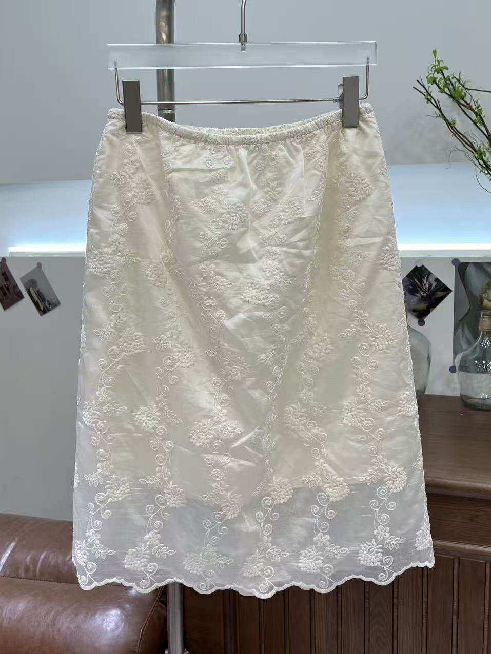 Saia Casual Bordada Estilo Cor - Embroidery Skirt avaliação e preço